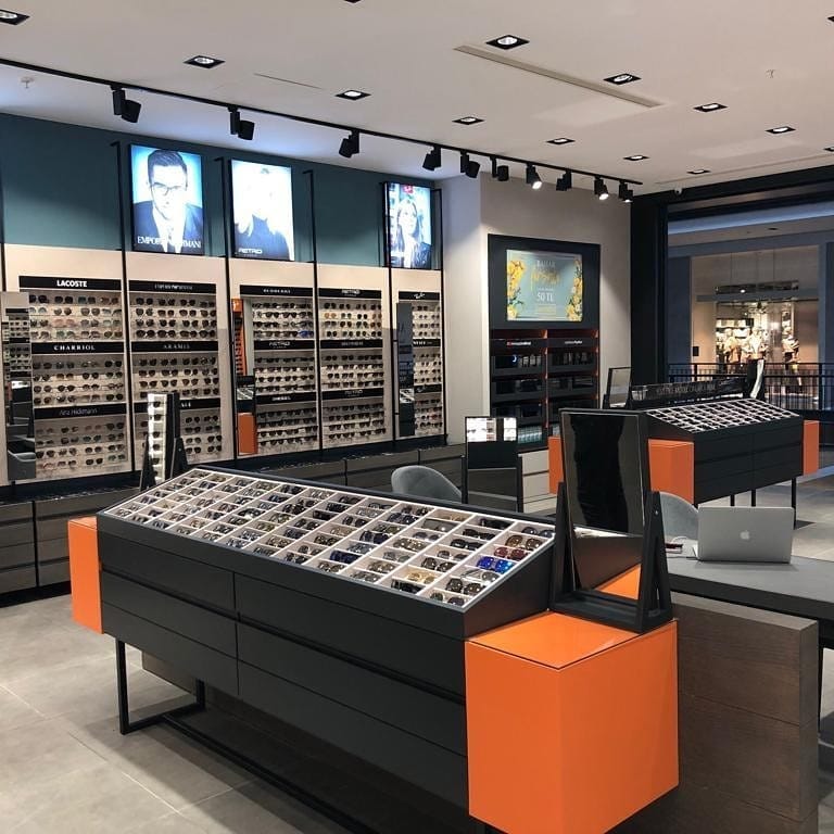 Emo Optik, mağaza aydınlatması, sıva altı spot, ray spot, mağaza, showroom aydınlatma, dükkan aydınlatma