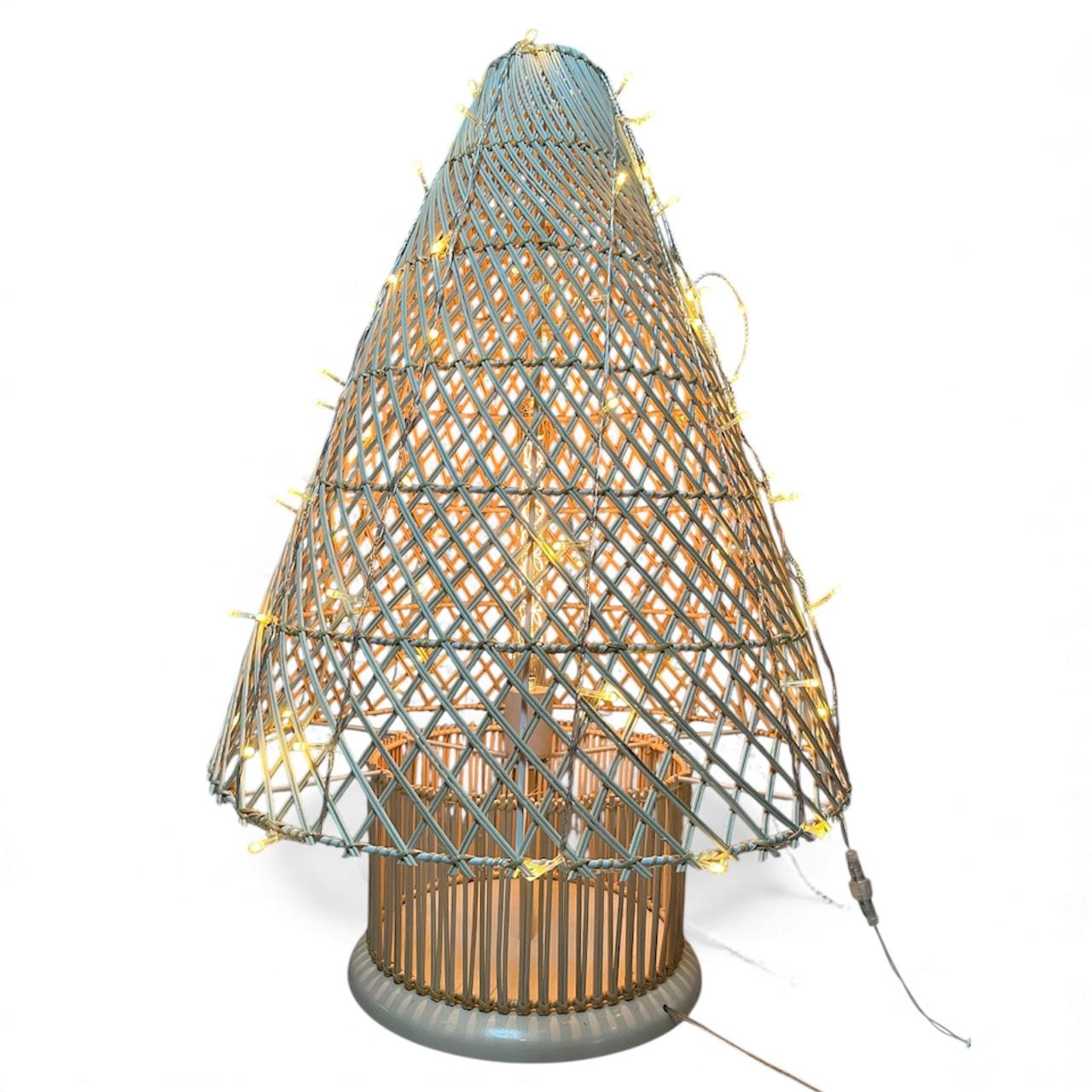 VR3002 - Wovenglow Yılbaşı Hasır Lambader VR3002 - Wovenglow Yılbaşı Hasır Lambader